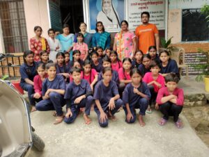 बेटी बचाओ,बेटी पढ़ाओ अभियान की ब्रैंड एम्बेसडर डॉ मनु शिवपुरी ने किया कमाल- निर्धन परिवार की बालिका का स्कूल में कराया दाखिला- 12वीं तक का उठाएंगी खर्च