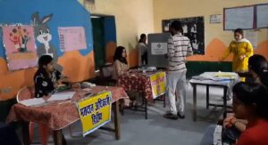 बागेश्वर उप चुनाव को लेकर मतदान शुरु- मतदाताओं में भारी जोश- मतदान केन्द्रों में उमड़ी भीड़