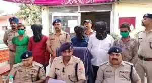 कई राउंड फायरिंग- पुलिस ने 5 बदमाशों को दबोचा- 7 के खिलाफ मुकदमा दर्ज