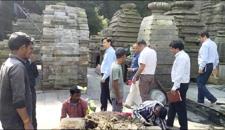 प्रधानमंत्री नरेंद्र मोदी का प्रस्तावित जागेश्वर धाम दौरा- कुमाऊँ कमिश्नर दीपक रावत ने कार्यक्रम को लेकर किया स्थलीय निरीक्षण- अधिकारियों को दिये जरूरी दिशा निर्देश