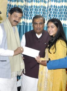 प्रसिद्ध उद्योगपति मुकेश अंबानी ने परिवार के साँथ किये बद्रीनाथ व केदारनाथ धाम दर्शन- मंदिर समिति को दिया 5 करोड़ का दान