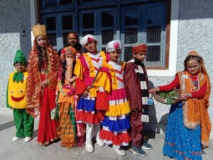 सीआरएसटी इंटर कॉलेज में फैंसी ड्रेस प्रतियोगिता का आयोजन- नगर के विभिन्न स्कूलों के नन्हे-मुन्नों ने किया प्रतिभाग
