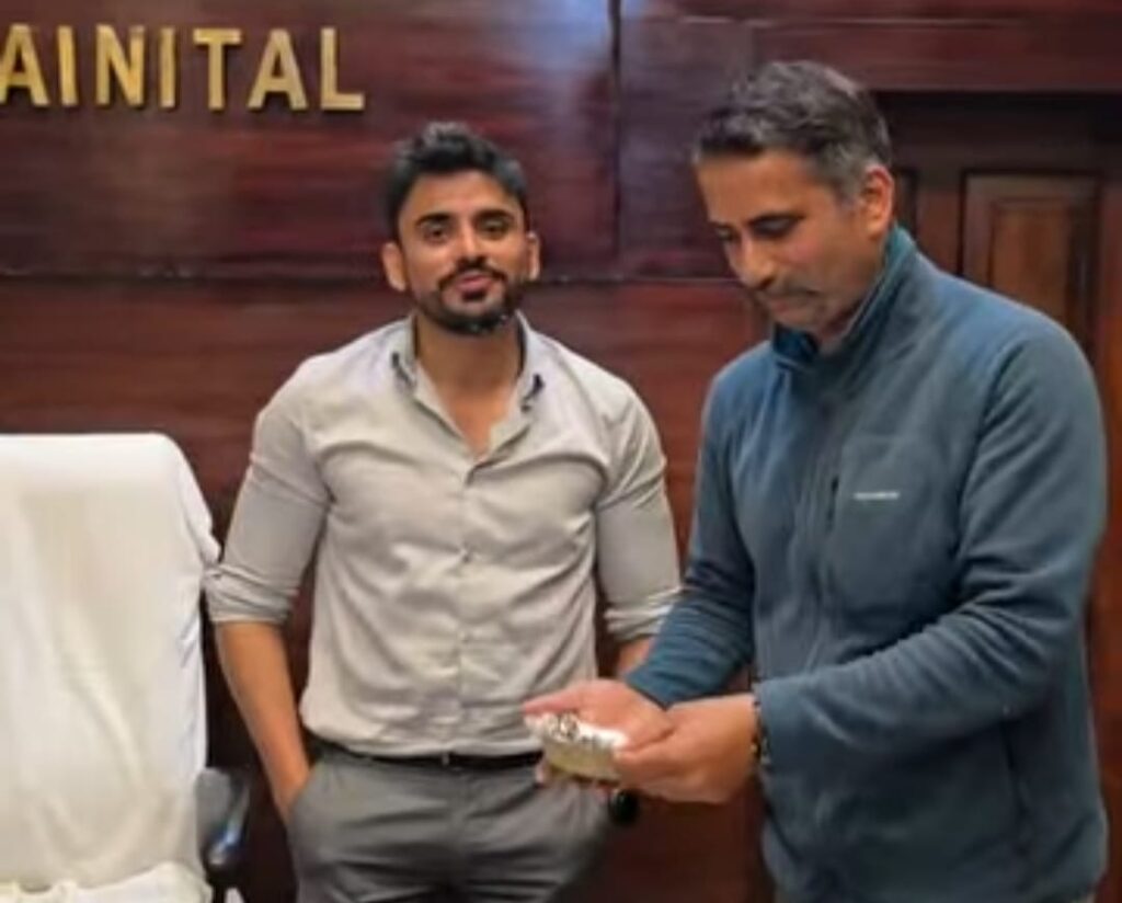 धूमधाम से मनाया एसडीएम नवाज़िश खलीक का जन्मदिन- तहसील व कलेक्ट्रेट स्टाफ ने काटा केक- बधाईयों का लगा तांता