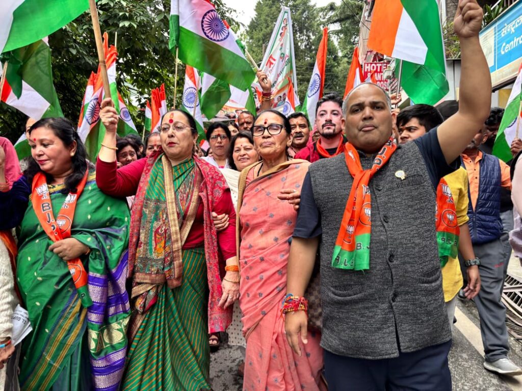 देश भक्ति के रंग में रंगी सरोवर नगरी- शहर में निकाली भव्य तिरंगा यात्रा