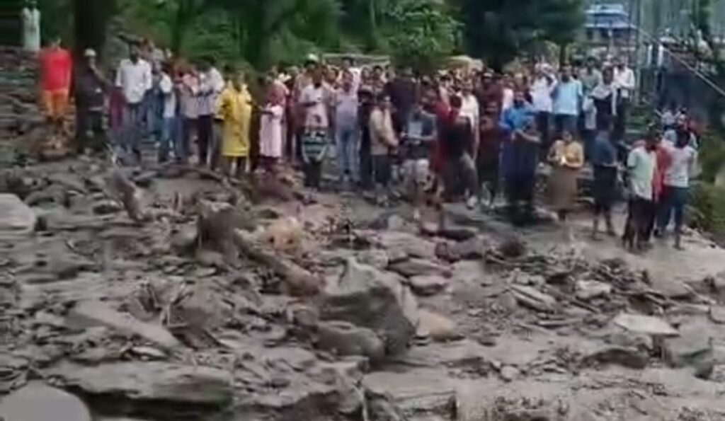 आसमानी आफत जारी:- उत्तरकाशी में फटा बादल