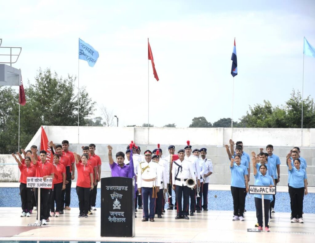 कमिश्नर दीपक रावत ने किया पुलिस तैराकी एवं क्रॉस कंट्री प्रतियोगिता का शुभारंभ