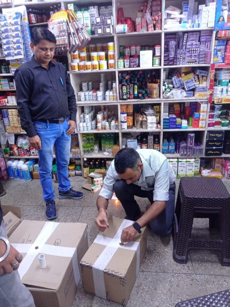 बच्चों की सुरक्षा:-  कफ सिरप बिक्री पर सख्त निगरानी- 350 से अधिक सैंपल- दर्जनों मेडिकल स्टोर्स के लाइसेंस रद्द