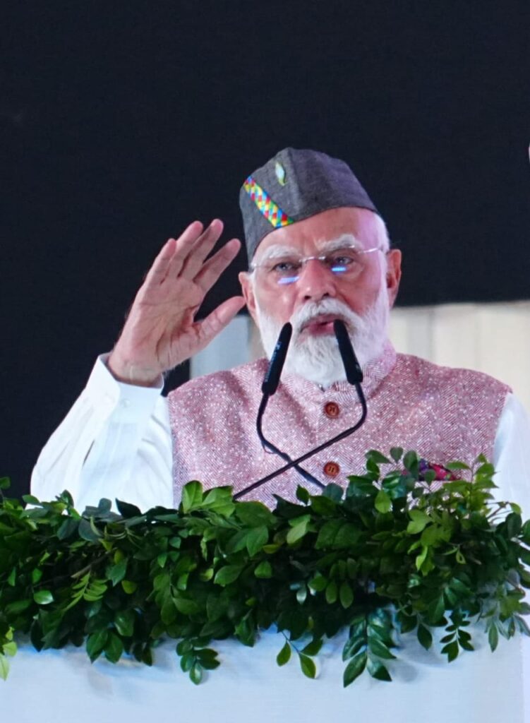 पहाड़ी बोली, पहाड़ी टोपी, पीएम का हर अंदाज पहाड़ी:- इससे पहले अपने किसी भाषण में पीएम ने नहीं बोली इतनी अधिक गढ़वाली कुमाऊनी