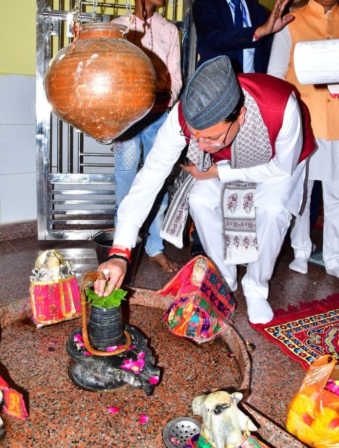 सीएम धामी ने तीर्थराज पुष्कर स्थित श्री ब्रह्मा जी मंदिर में की पूजा-अर्चना