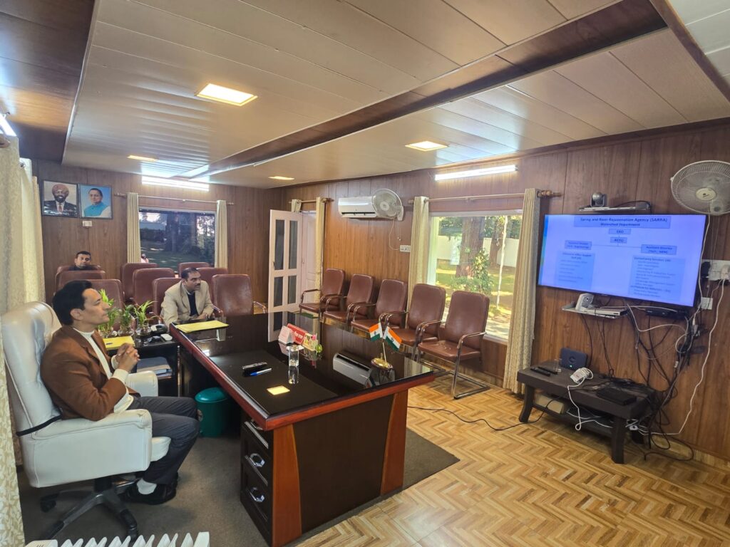 कुमाऊं मंडल में संचालित होने वाली स्प्रिंग एंड रिवर (SARRA) योजनाओं की कमिश्नर दीपक रावत ने की समीक्षा