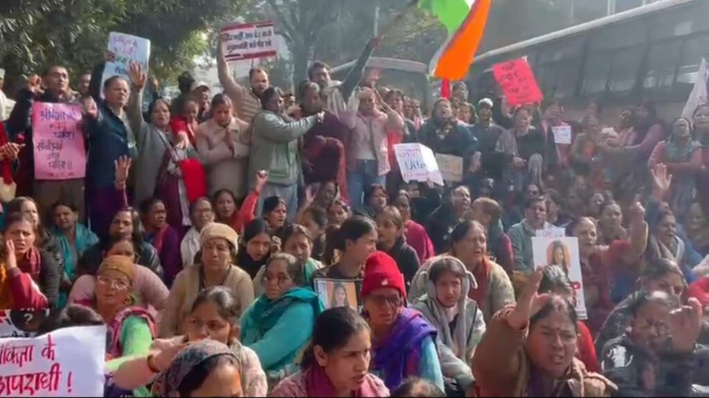 अंकिता भंडारी हत्याकांड मामले ने नहीं थम रहा बबाल- सड़कों पर उतरे लोग