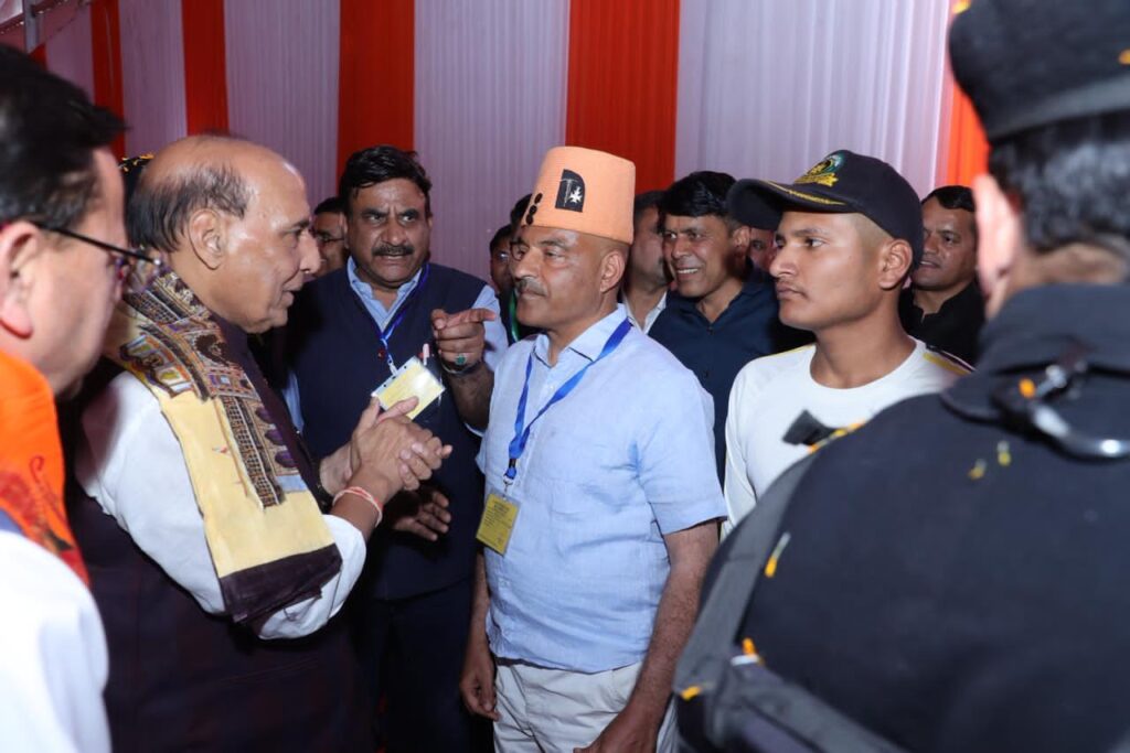 चयनित अग्निवीरो से मिले रक्षा मंत्री राजनाथ सिंह- कहा भारतीय सेना में है आपका स्वागत