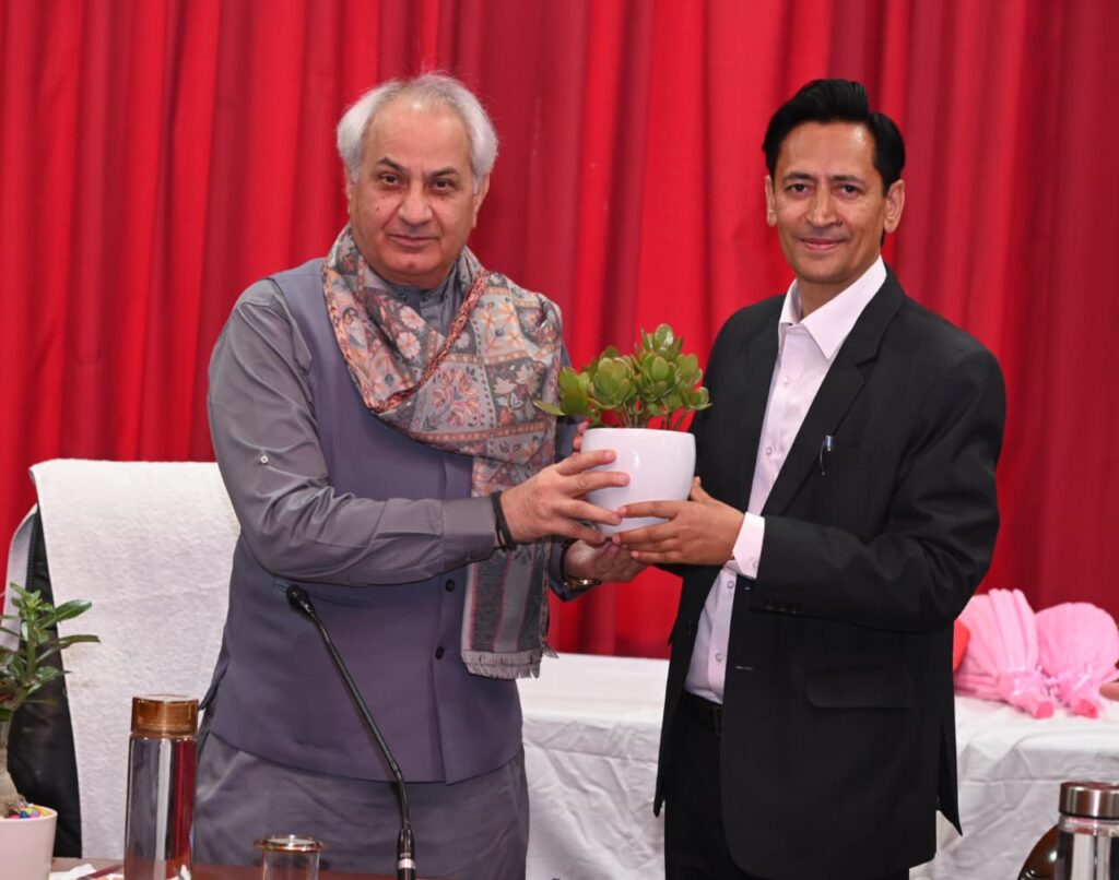 डॉ. अफरोज अहमद, सदस्य/न्यायमूर्ति, एनजीटी द्वारा नैनीताल जिले की पर्यावरण योजना एवं एनजीटी आदेशों के अनुपालन के संबंध में अधिकारियों के साथ बैठक कर समीक्षा की- जनपद नैनीताल में ठोस अपशिष्ट प्रबंधन हेतु किए जा रहे कार्यों की प्रशंसा की