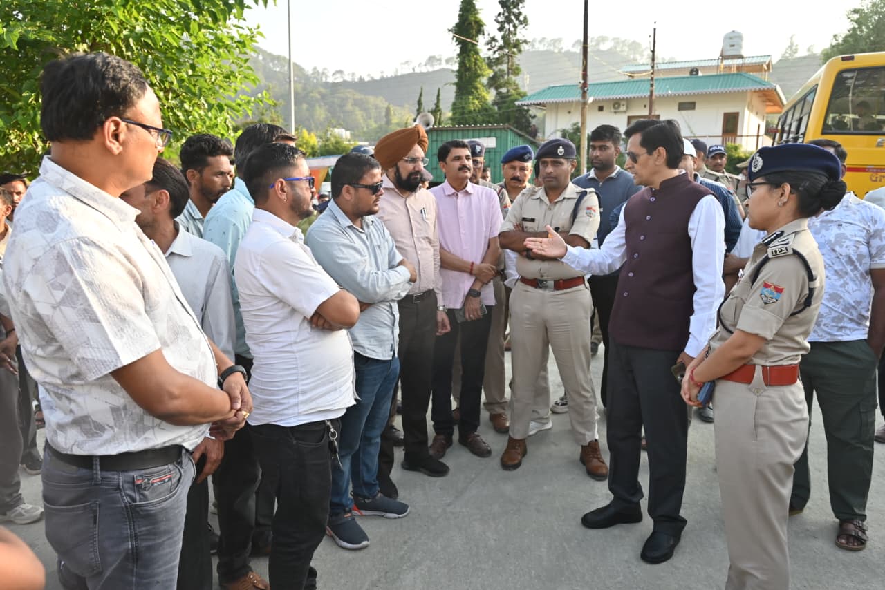 अधिकारियों ने लिया पार्किंग, कंट्रोल रूम, यातायात और सुरक्षा व्यवस्थाओं का जायजा- श्रद्धालुओं के सुलभ दर्शन और सुगम आवागमन के लिये मातहतों को निर्देश