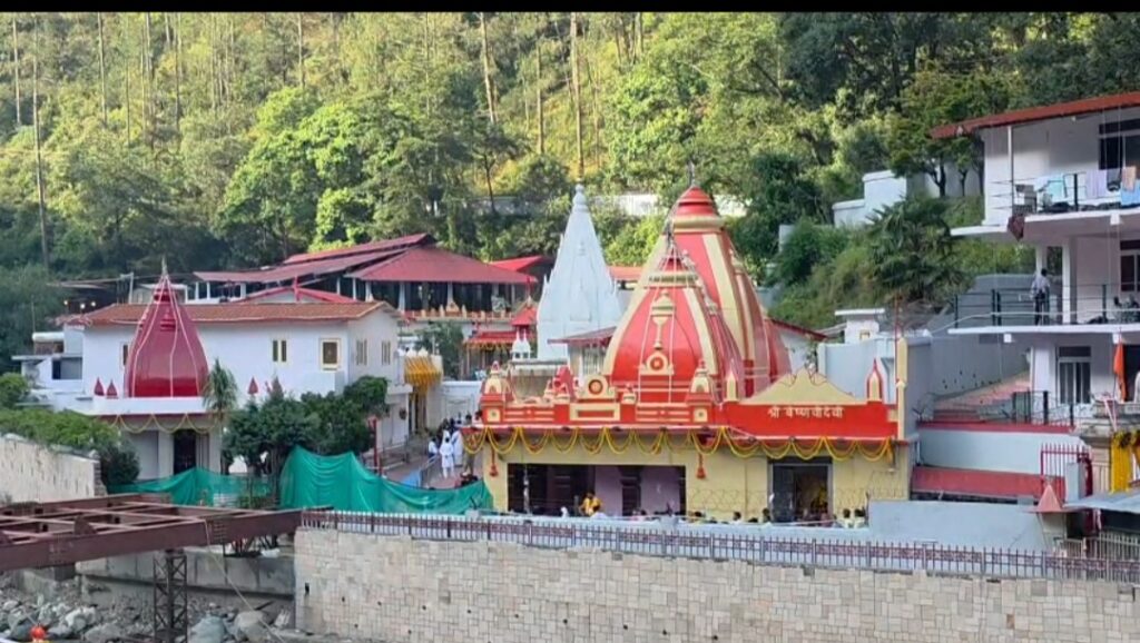 कैंचीं धाम में उमड़ा आस्था का सैलाब- बाबा के जयकारों से गुंजायमान हुई शिप्रा घाटी