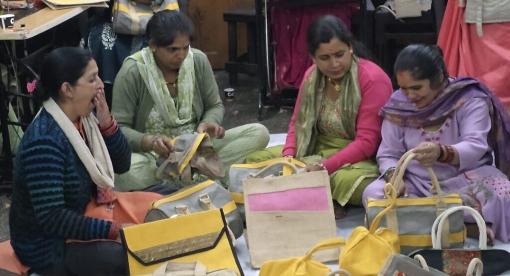सपनों की उड़ान- आत्मनिर्भरता की दिशा में महिलाओं के बढ़ते कदम