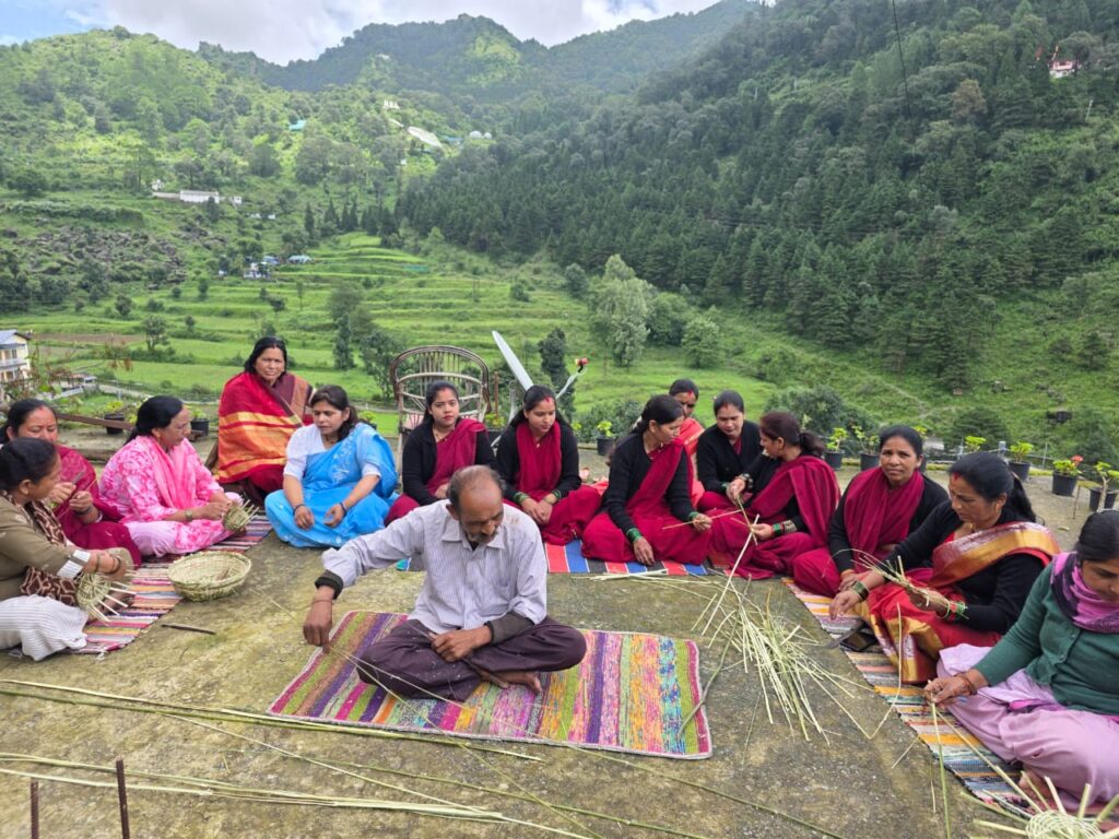 राज्य की समृद्ध रिंगाल कला के संरक्षण और संवर्धन में अहम भूमिका निभा रहीं हैं महिलाएं
